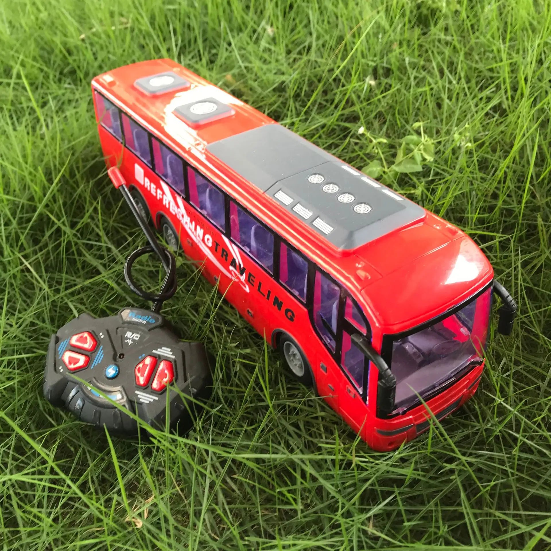 2.4G 4CH RC Tour Bus Electric Car with Lights Remote Control Bus