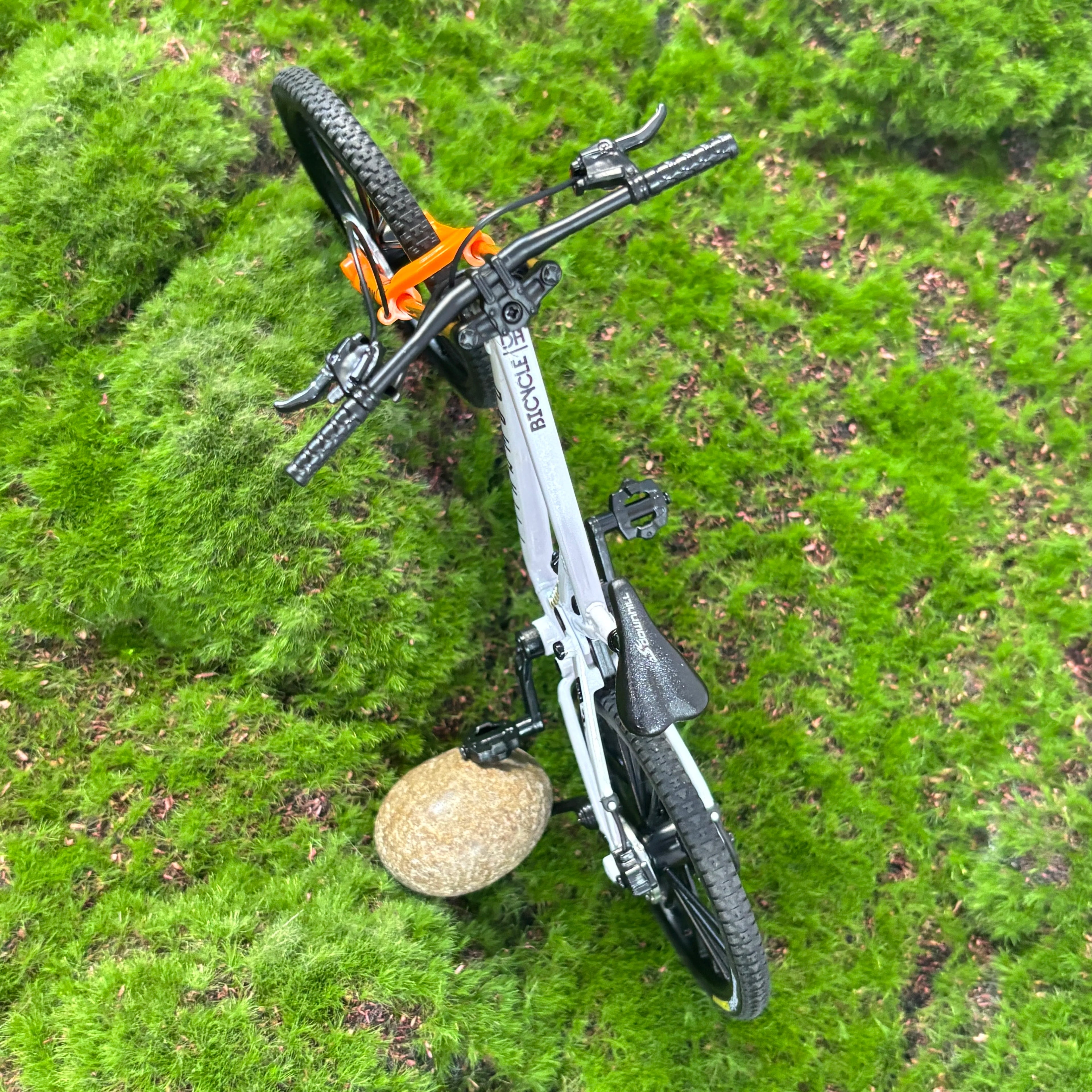 1:8 New Mini Alloy Bicycle Diecast Model Simulation Finger Mountain Metal Bikes Funny Collection Gifts Toys for Boys