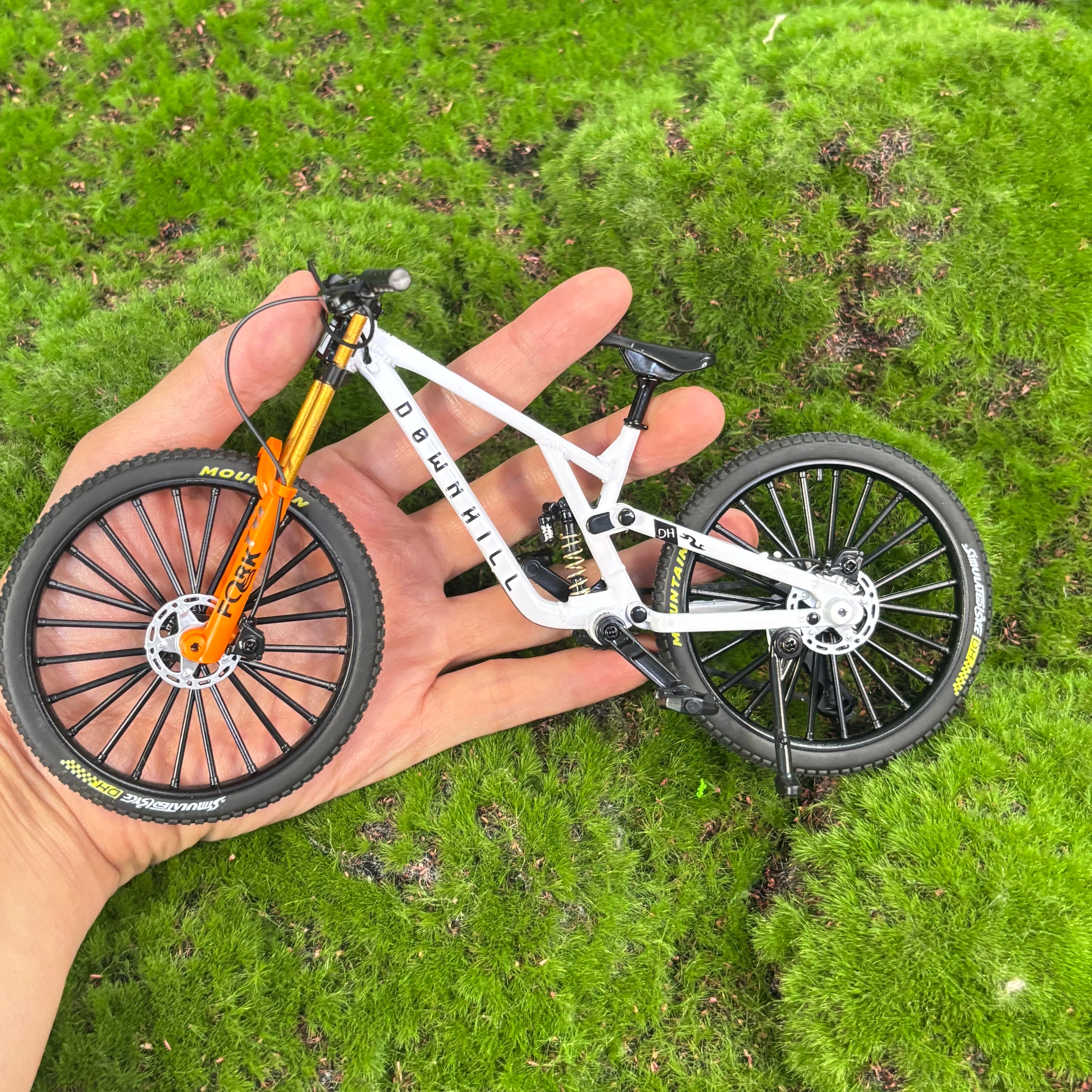 1:8 New Mini Alloy Bicycle Diecast Model Simulation Finger Mountain Metal Bikes Funny Collection Gifts Toys for Boys